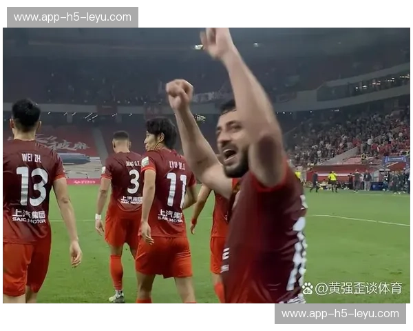 山城劲旅迎战东海雄狮：重庆vs上港，一场不容错过的巅峰对决！